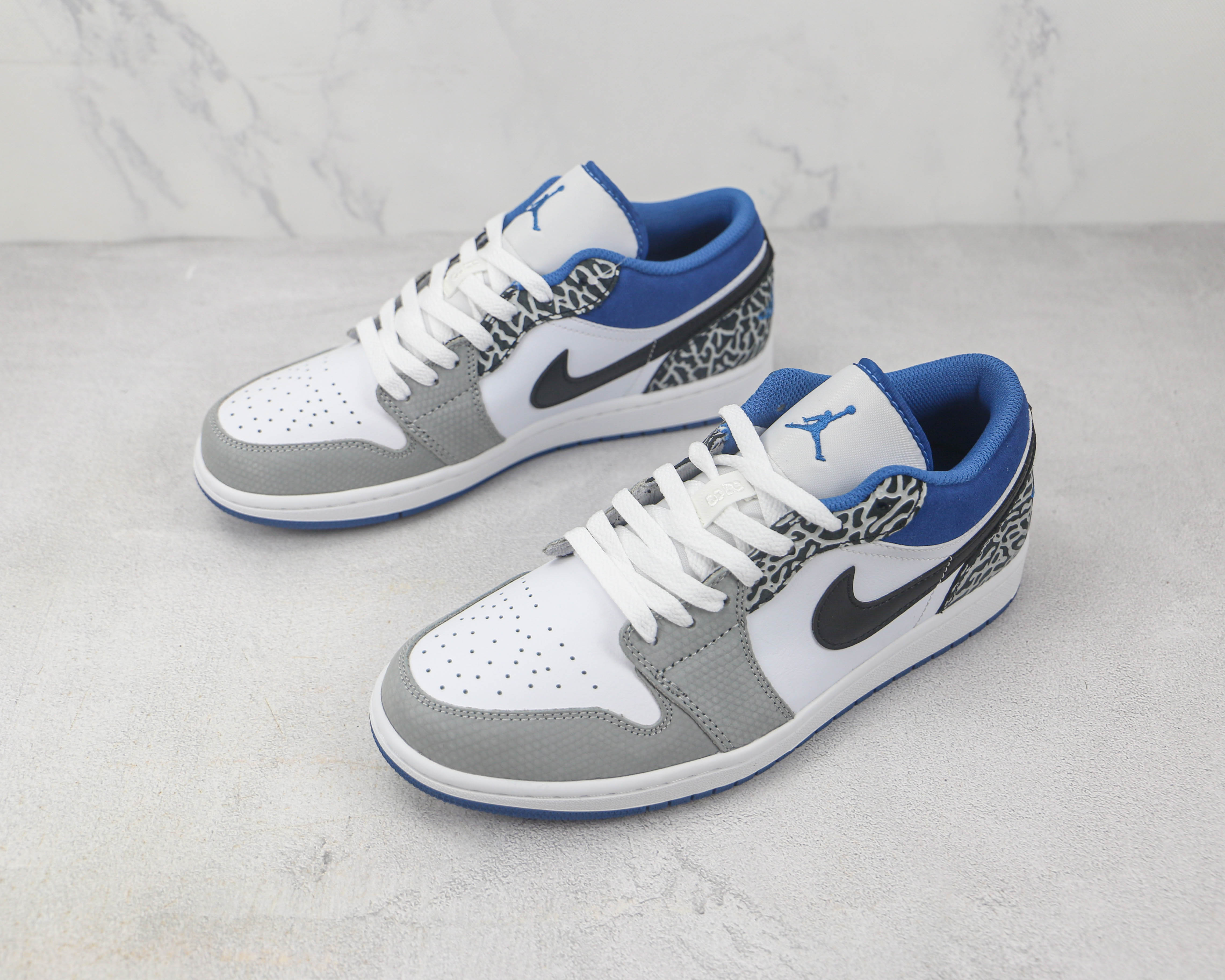 Jordan 1 Low SE True Blue
